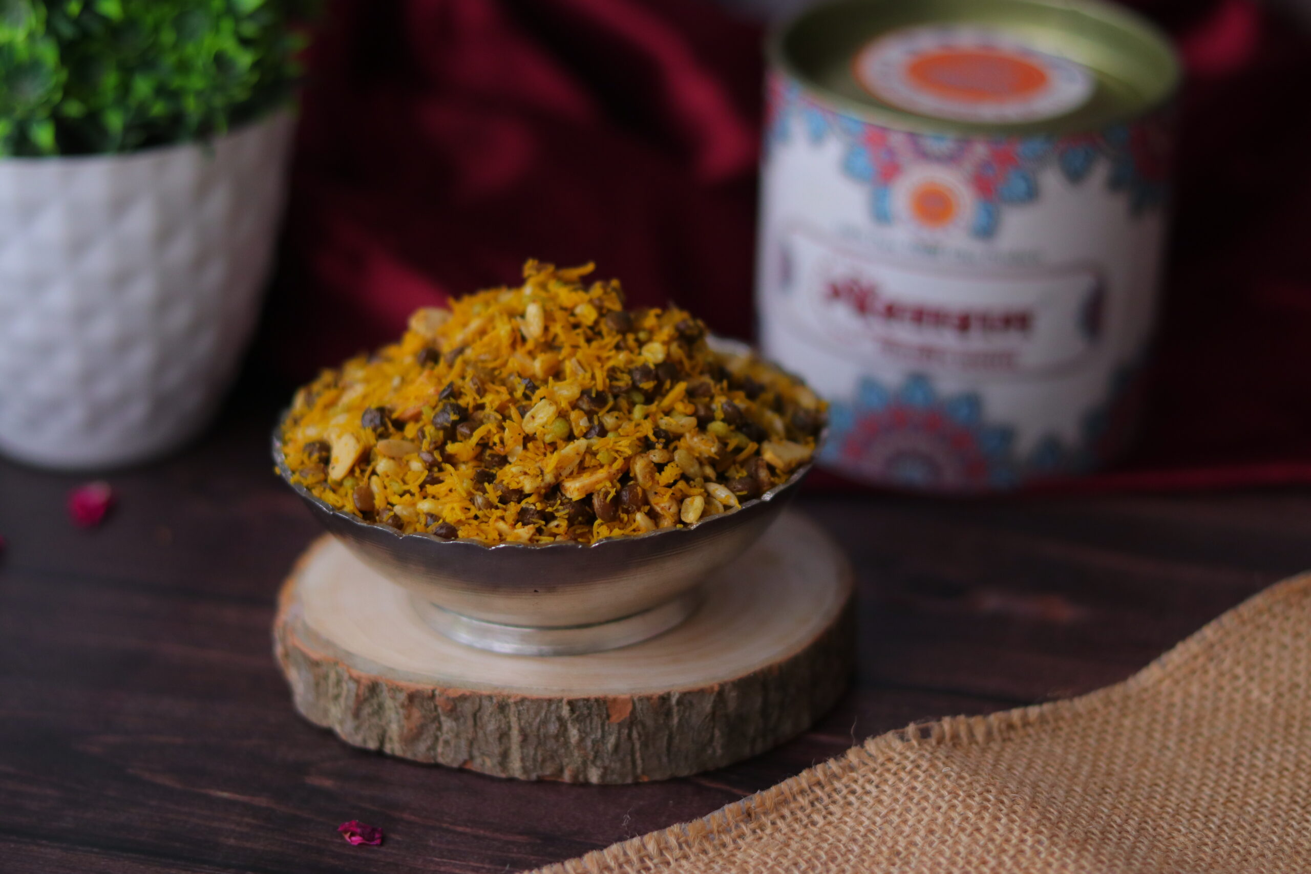 Special Masoor Kaju Dalmoth