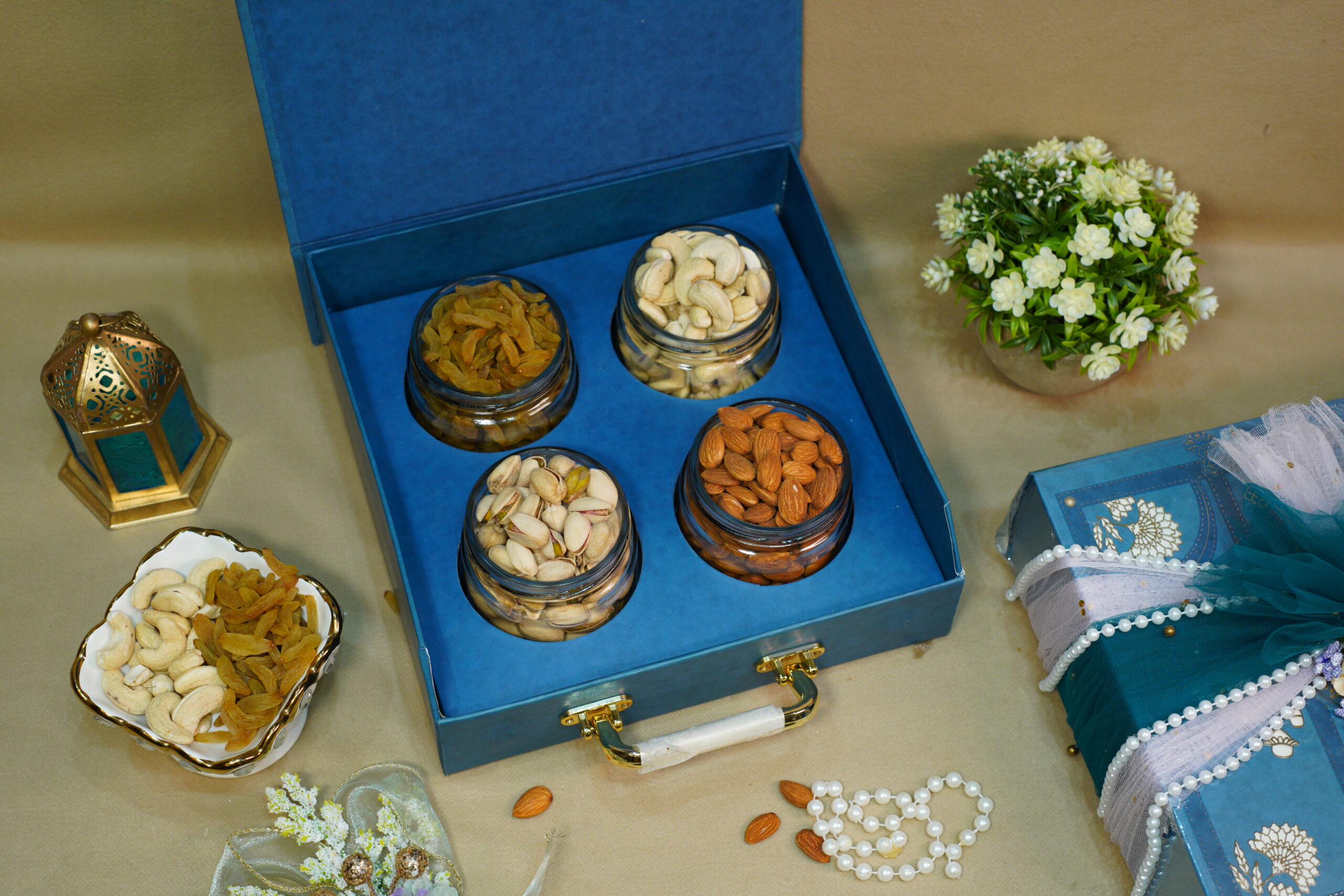 Kaju, Kismis, Badam & Pista